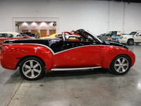 Image 7 of 9 of a 2003 CHEVROLET SSR LS