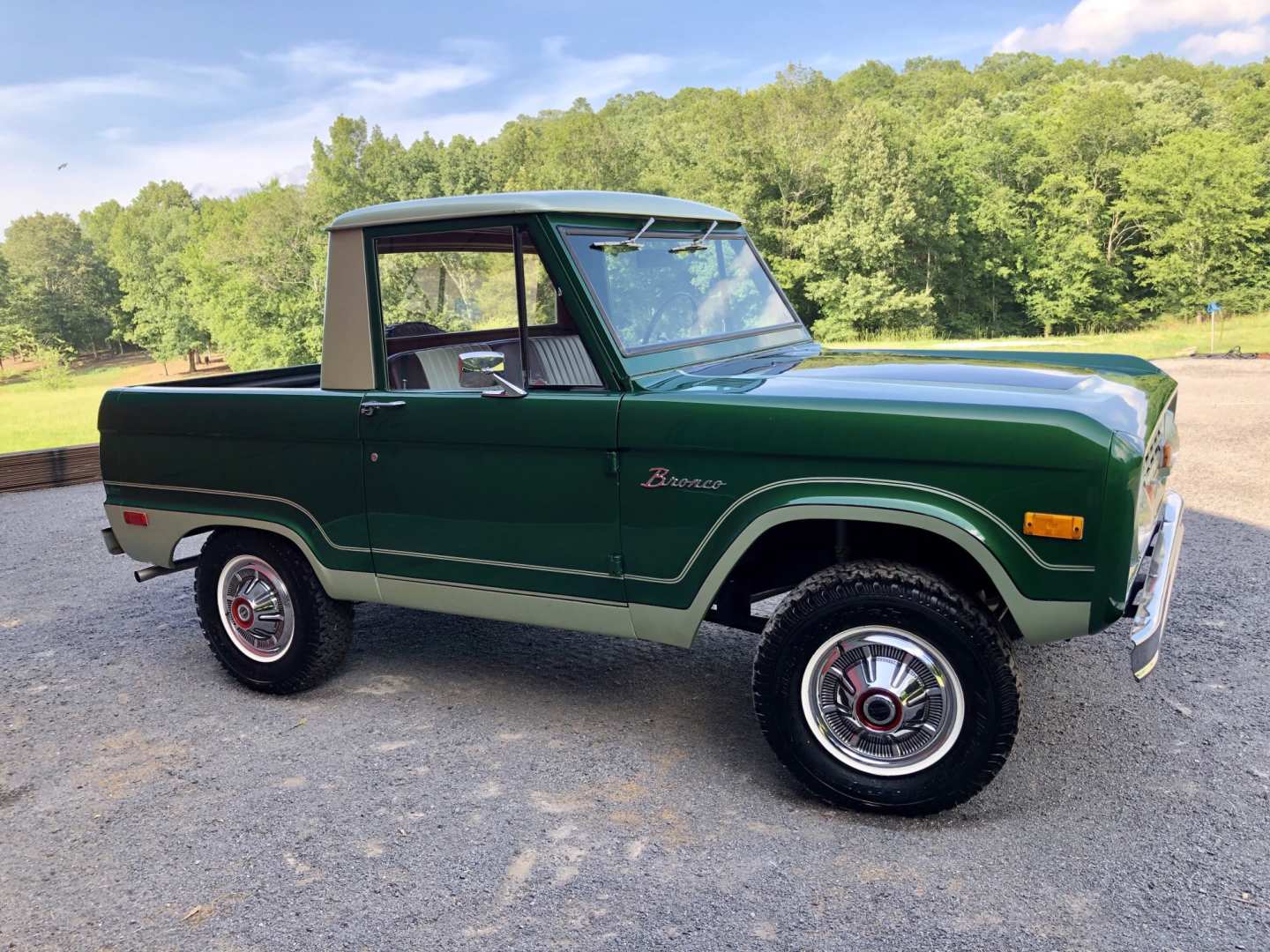 1st Image of a 1971 FORD BRONCO