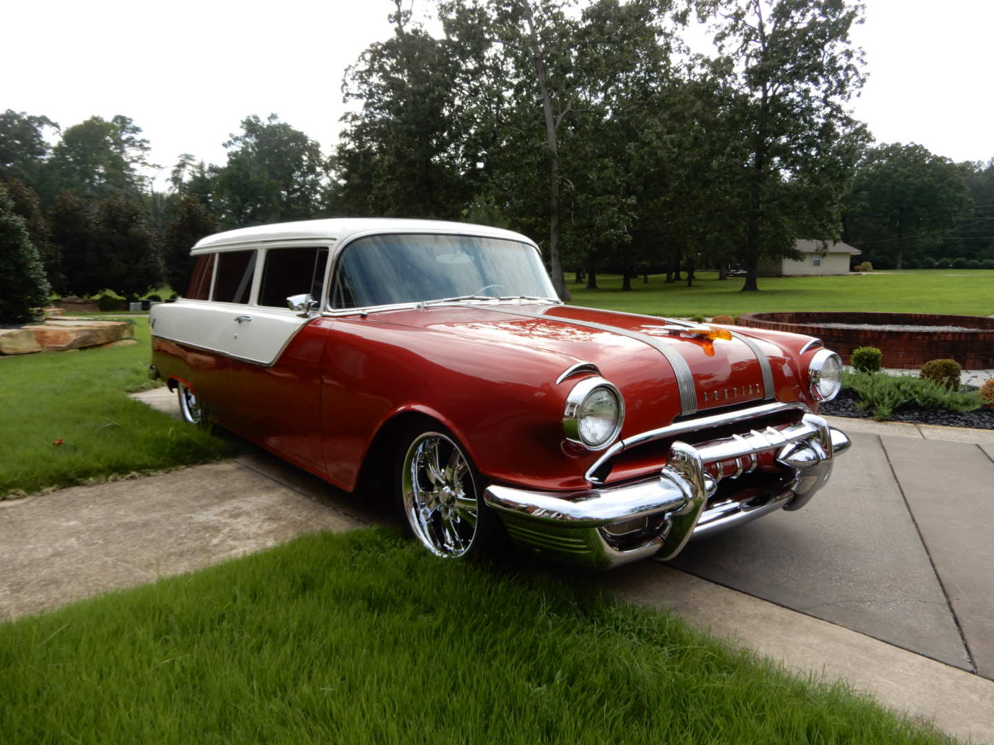 1st Image of a 1955 PONTIAC CHIEFTAIN