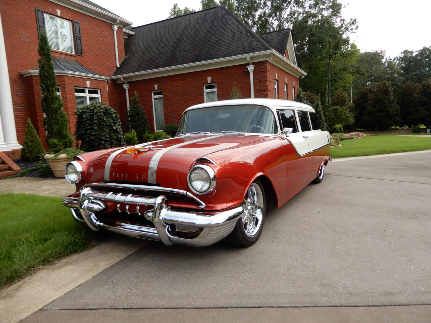 2nd Image of a 1955 PONTIAC CHIEFTAIN