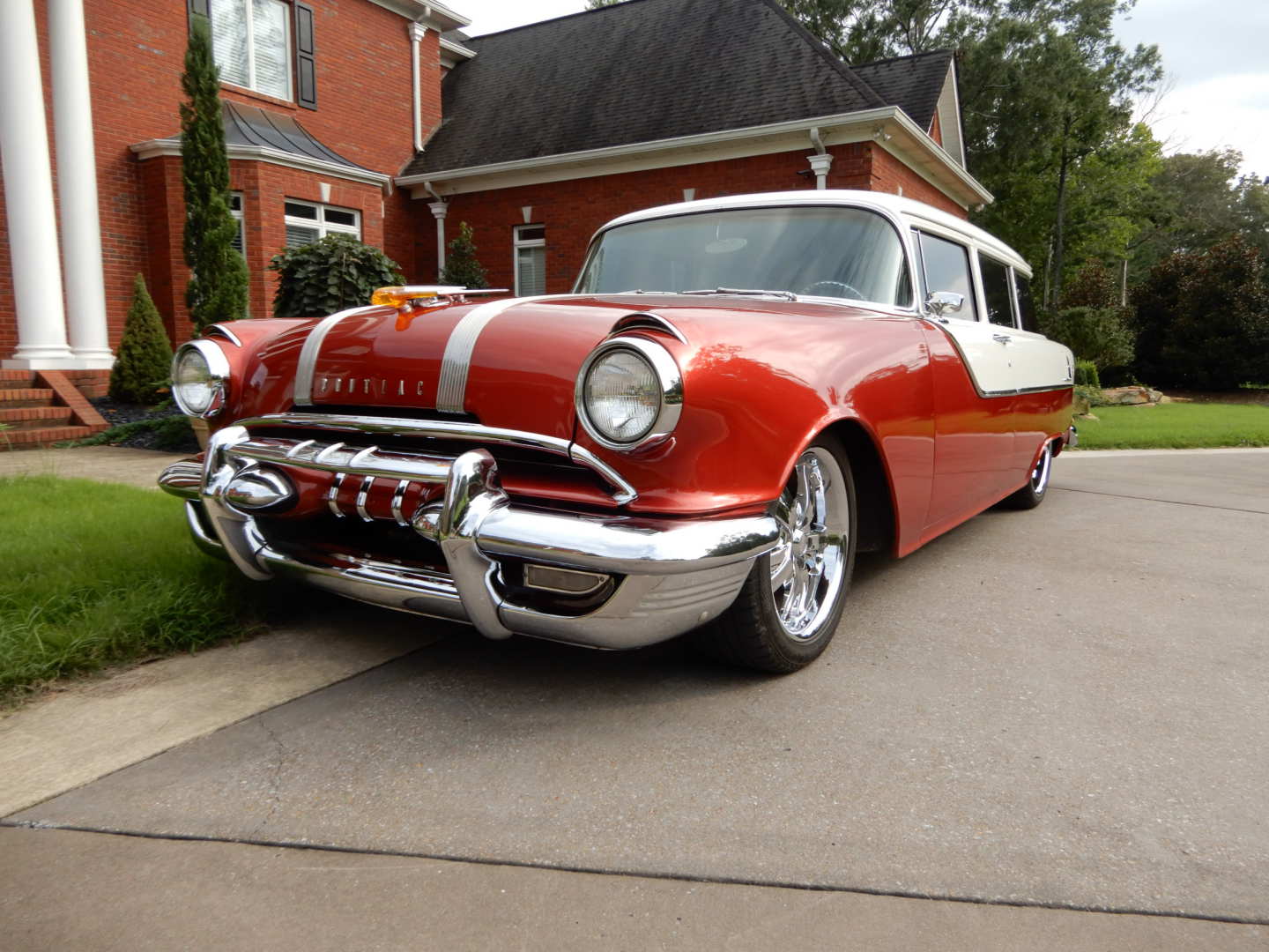 3rd Image of a 1955 PONTIAC CHIEFTAIN