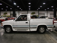 Image 8 of 9 of a 1994 CHEVROLET C1500