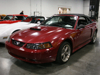 Image 2 of 11 of a 2002 FORD MUSTANG