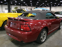 Image 10 of 11 of a 2002 FORD MUSTANG
