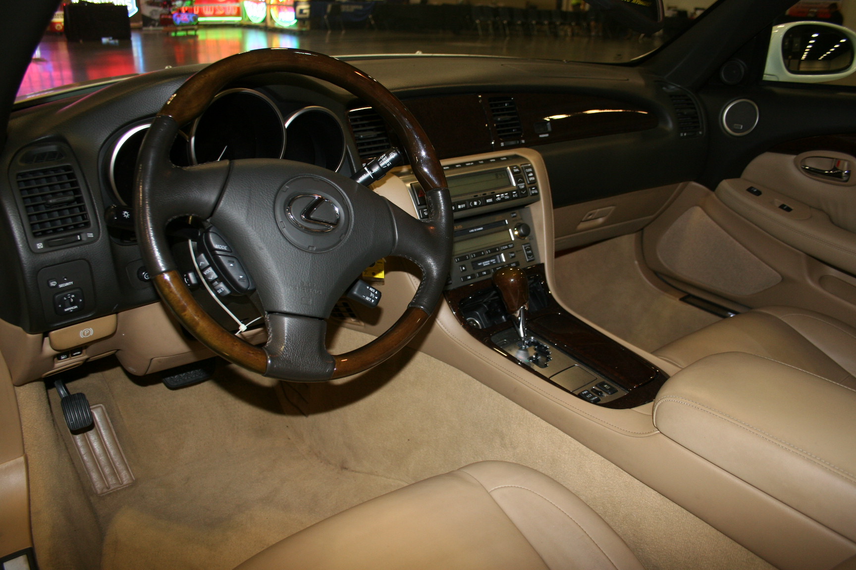 3rd Image of a 2008 LEXUS SC 430