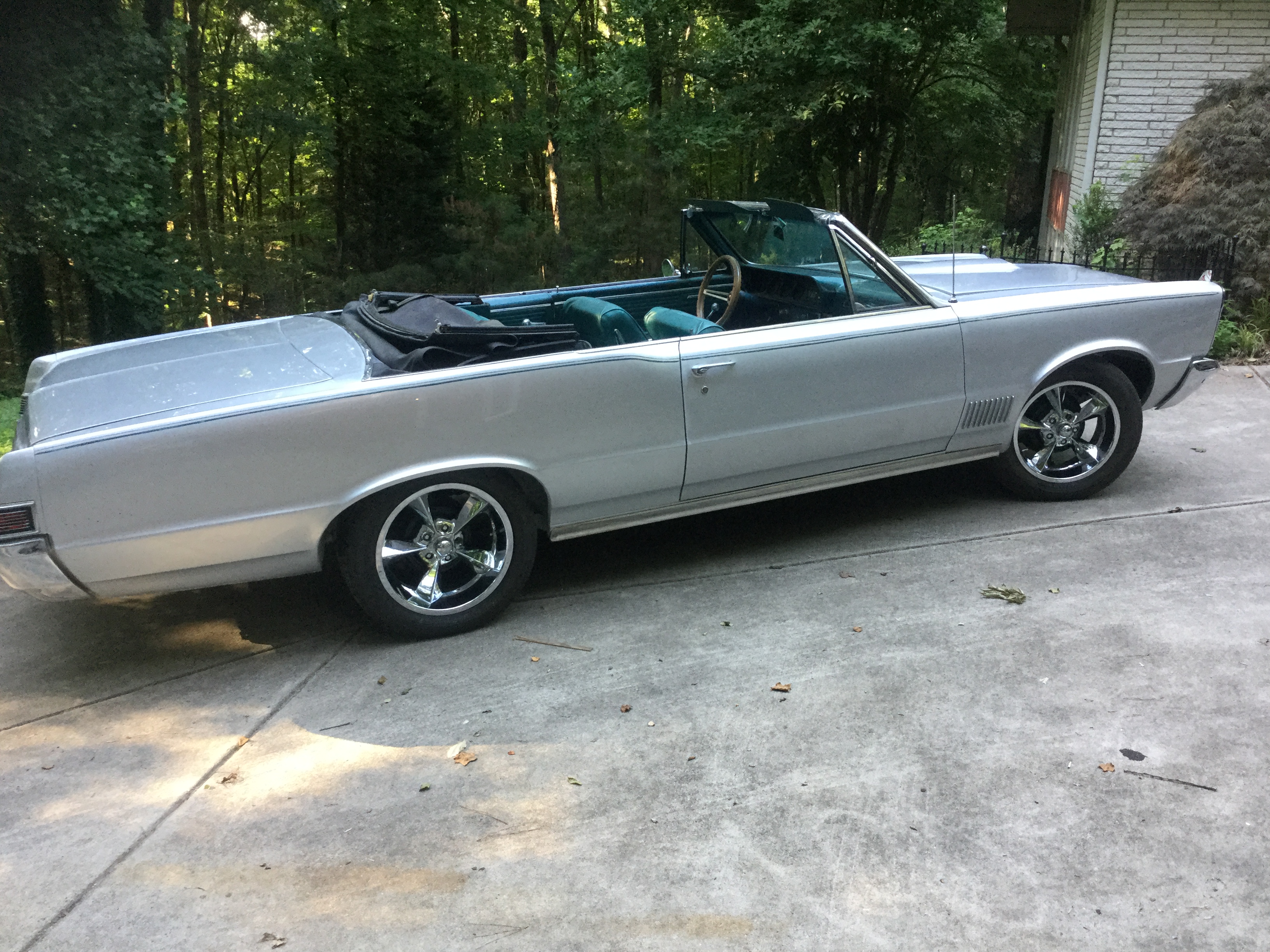 3rd Image of a 1965 PONTIAC LEMANS