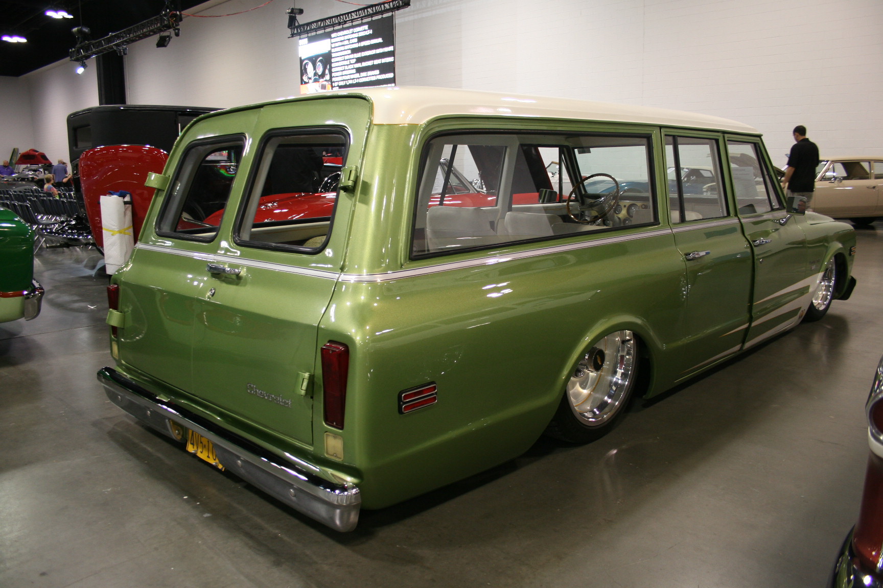 12th Image of a 1970 CHEVROLET SUBURBAN