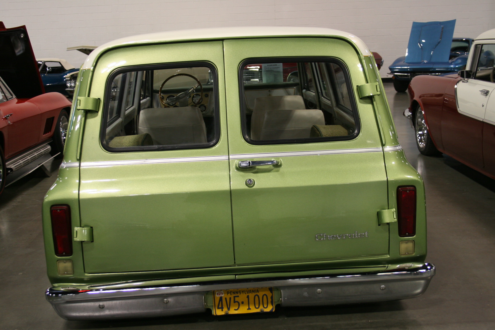 13th Image of a 1970 CHEVROLET SUBURBAN