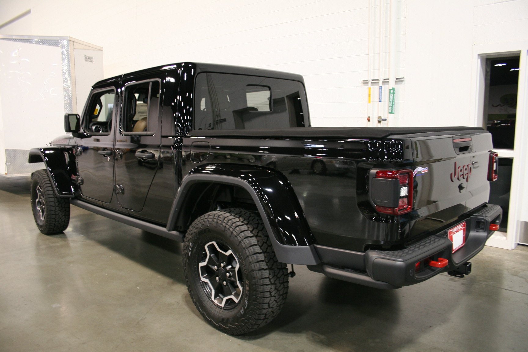9th Image of a 2020 JEEP GLADIATOR