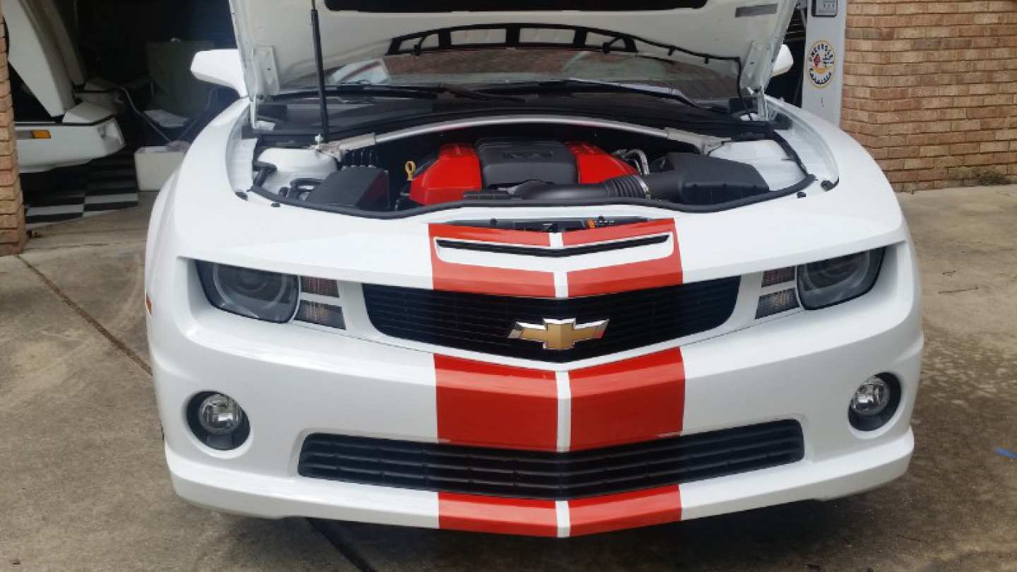 3rd Image of a 2011 CHEVROLET CAMARO 2SS