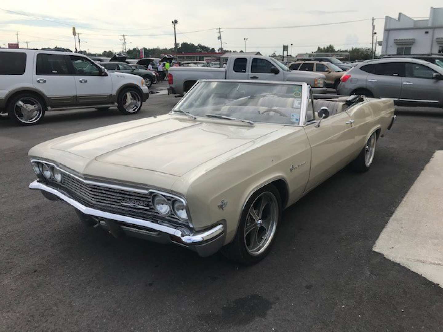 3rd Image of a 1966 CHEVROLET IMPALA