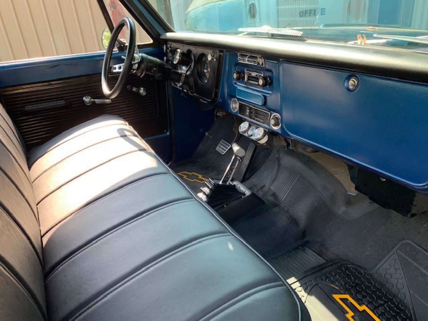 4th Image of a 1968 CHEVROLET C10