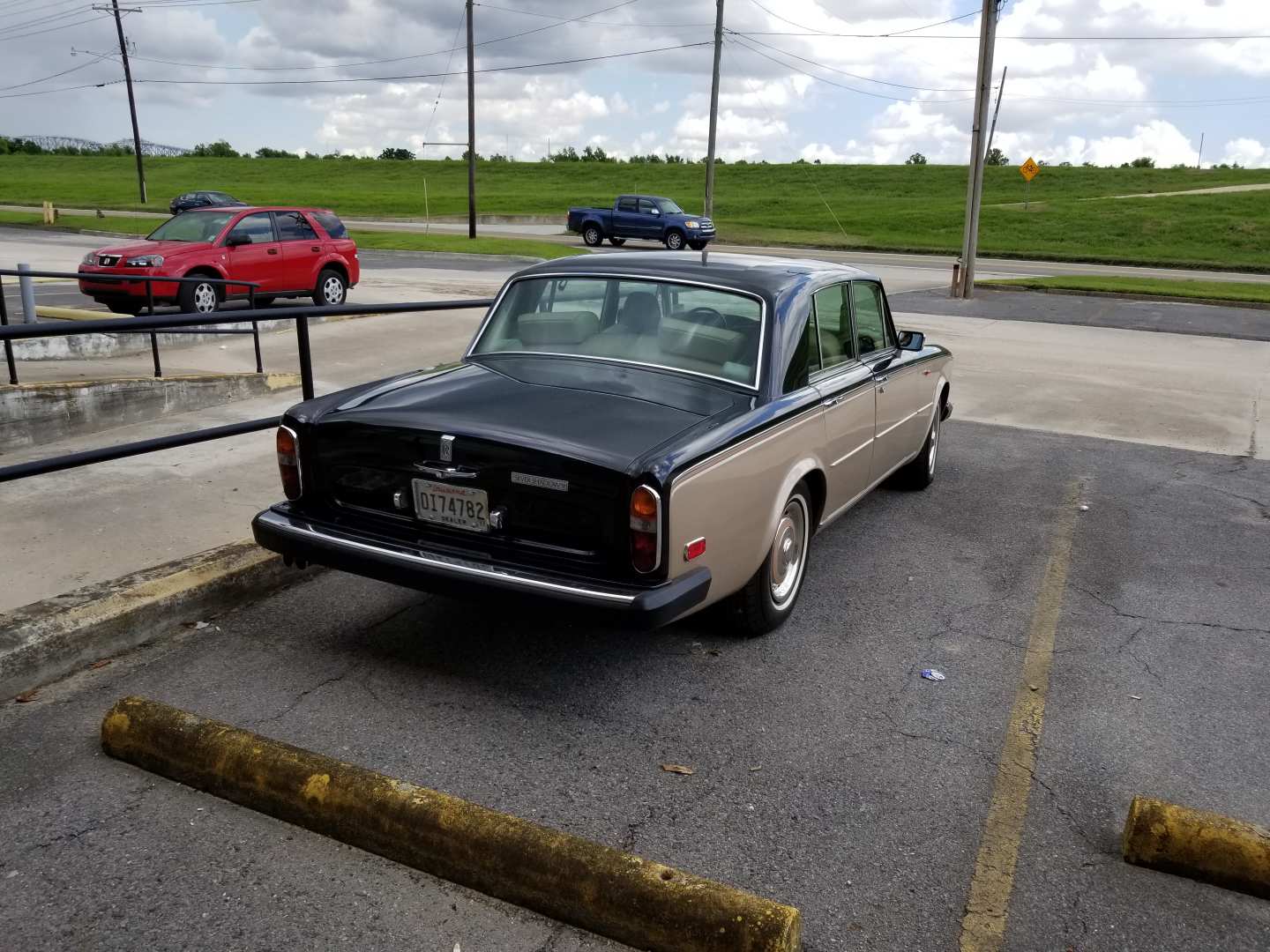 2nd Image of a 1977 ROLLS ROYCE SILVER SHADOW II