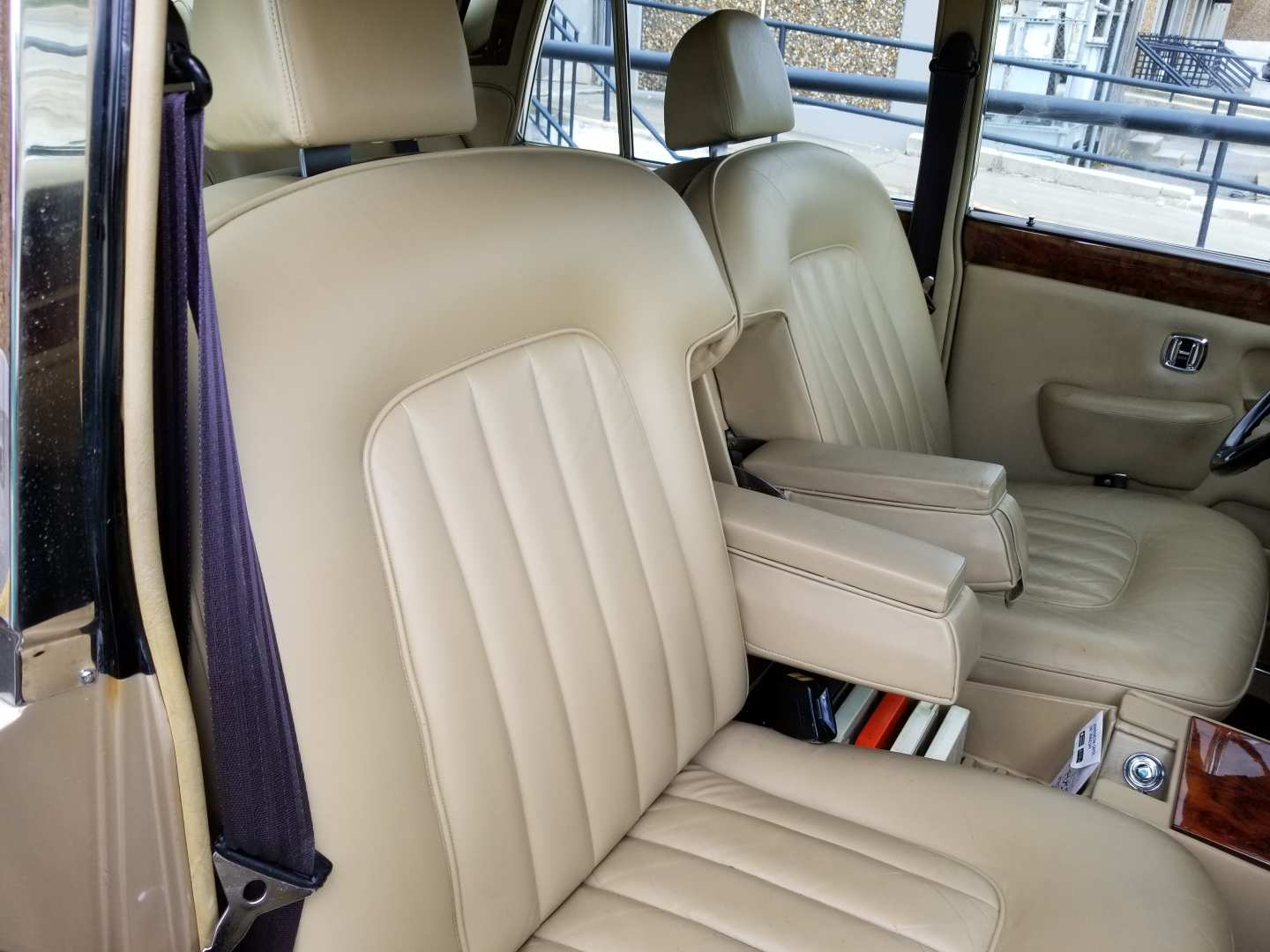 4th Image of a 1977 ROLLS ROYCE SILVER SHADOW II