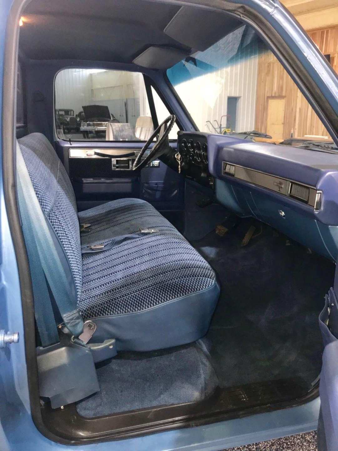 4th Image of a 1984 CHEVROLET C10