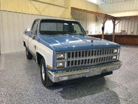 Image 2 of 6 of a 1984 CHEVROLET C10