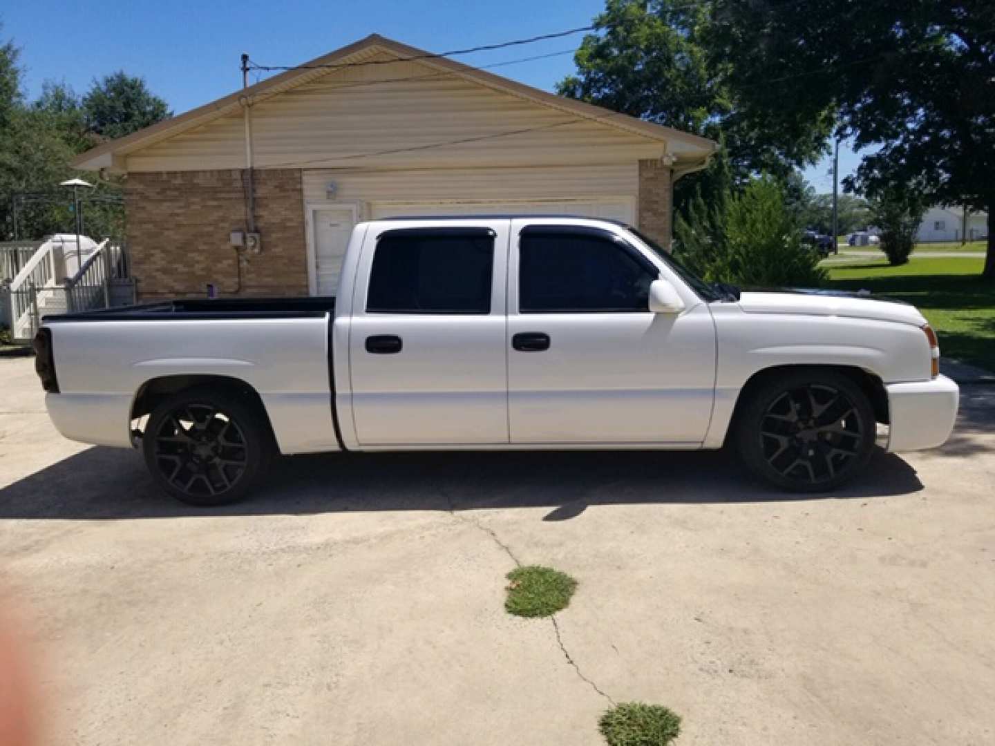 3rd Image of a 2005 CHEVROLET 1500