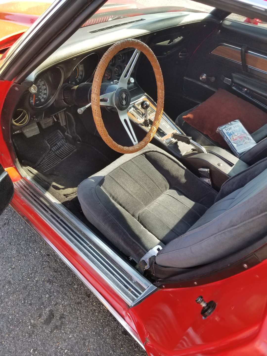 3rd Image of a 1975 CHEVROLET CORVETTE