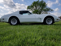 Image 4 of 10 of a 1977 CHEVROLET CORVETTE