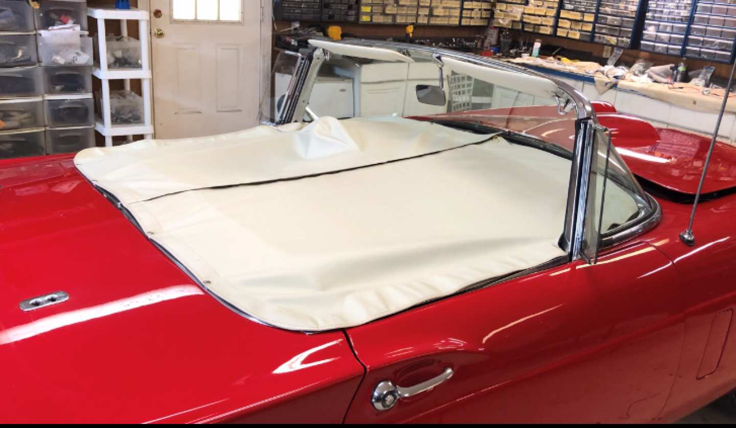 2nd Image of a 1957 FORD THUNDERBIRD