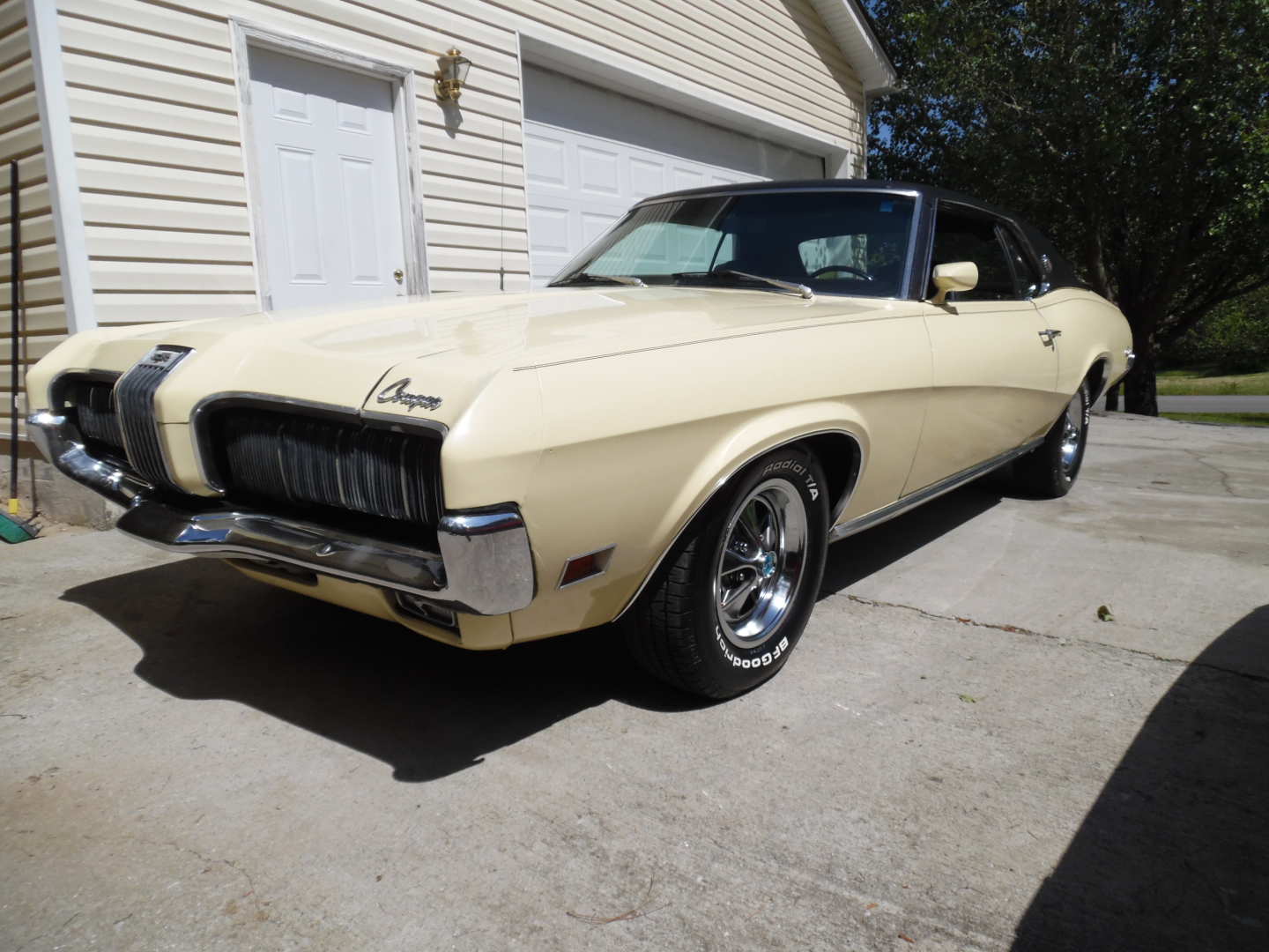 2nd Image of a 1970 MERCURY COUGAR XR7
