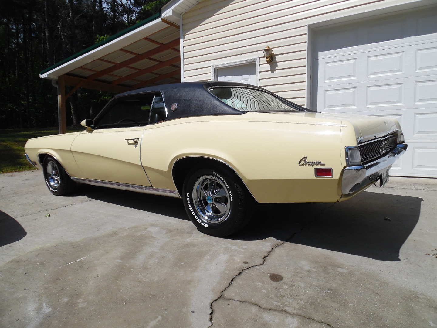 3rd Image of a 1970 MERCURY COUGAR XR7