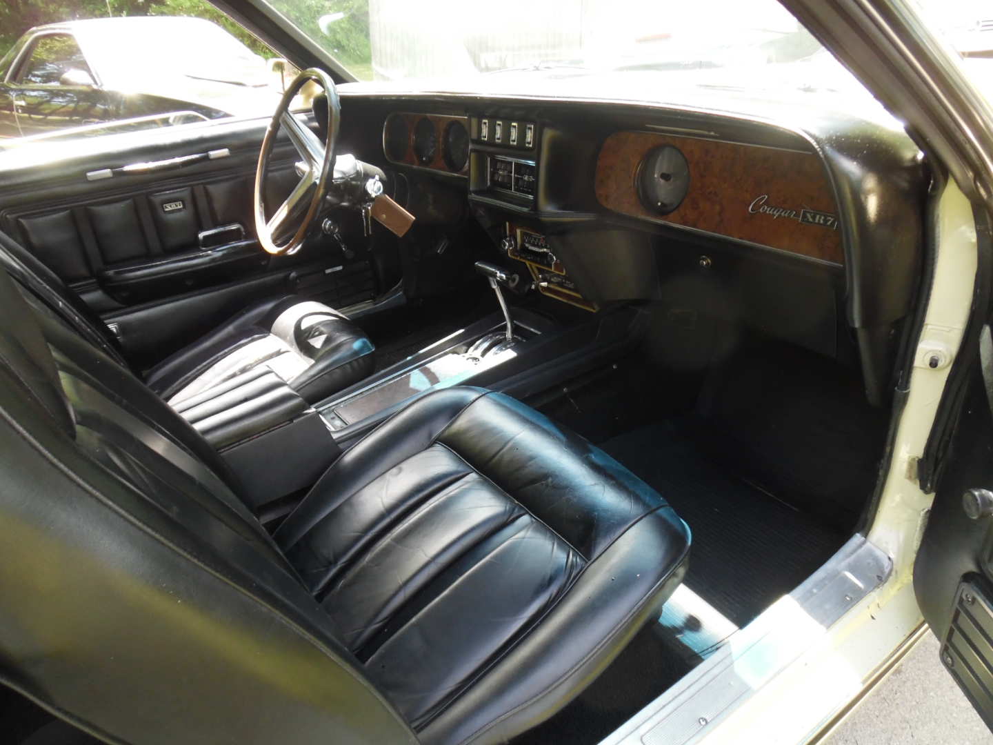 4th Image of a 1970 MERCURY COUGAR XR7