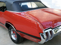 Image 5 of 18 of a 1970 OLDSMOBILE CUTLASS
