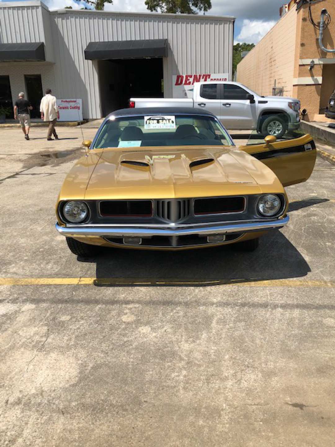 3rd Image of a 1972 PLYMOUTH BARRACUDA
