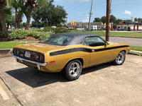 Image 2 of 14 of a 1972 PLYMOUTH BARRACUDA
