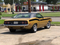 Image 3 of 14 of a 1972 PLYMOUTH BARRACUDA