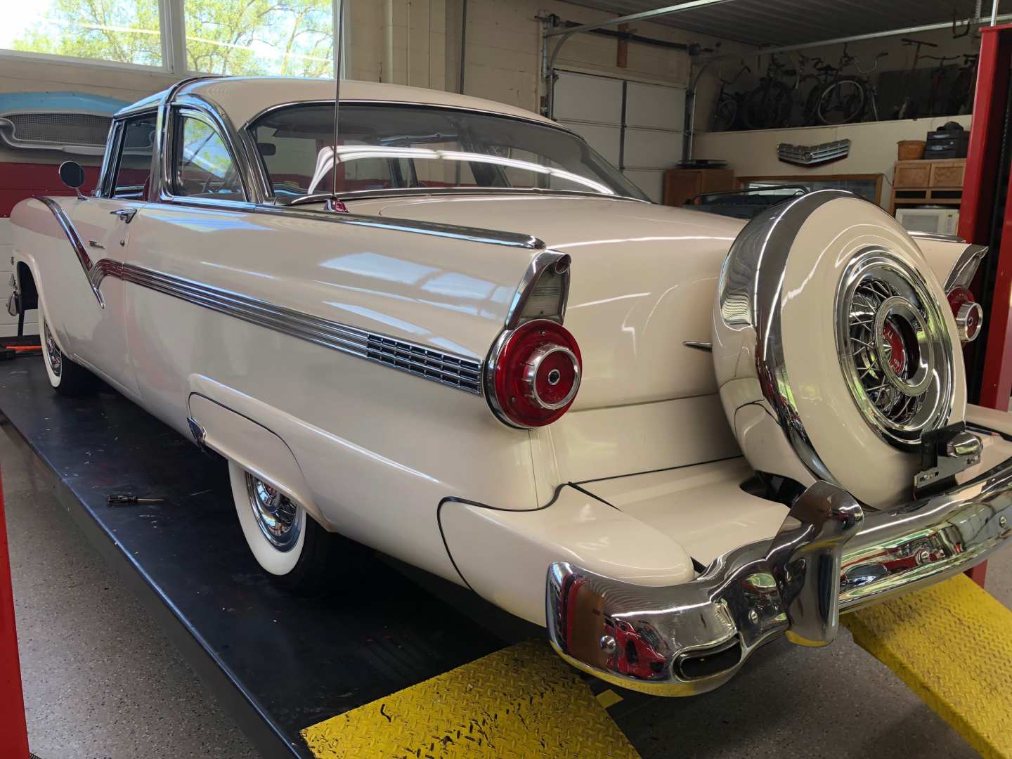 3rd Image of a 1956 FORD CROWN VICTORIA