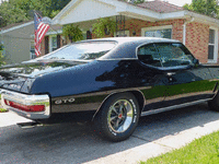 Image 2 of 9 of a 1972 PONTIAC GTO