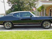 Image 7 of 9 of a 1972 PONTIAC GTO