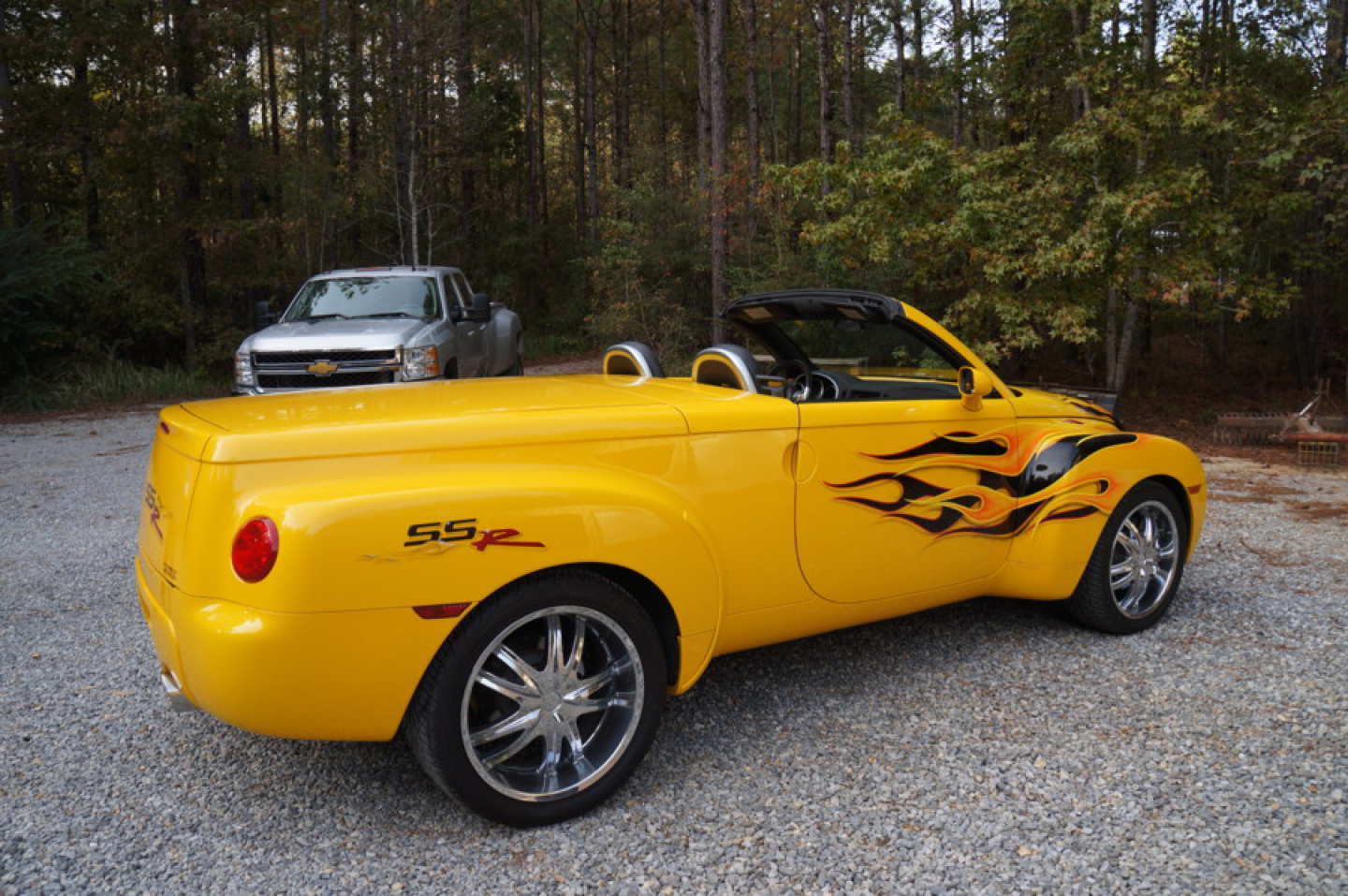 2nd Image of a 2005 CHEVROLET SSR