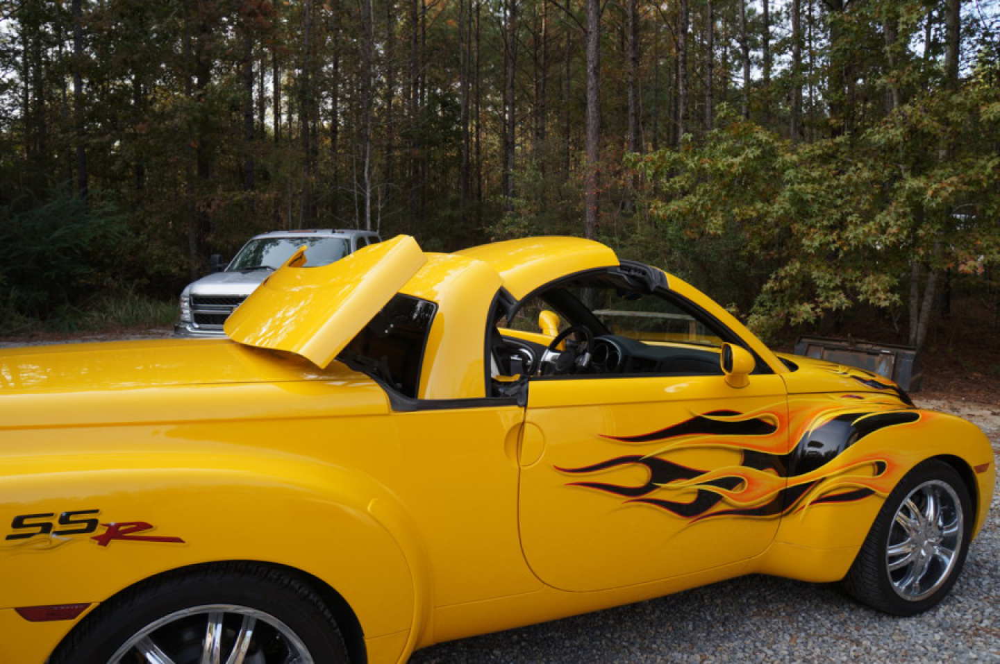 8th Image of a 2005 CHEVROLET SSR