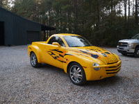Image 5 of 15 of a 2005 CHEVROLET SSR