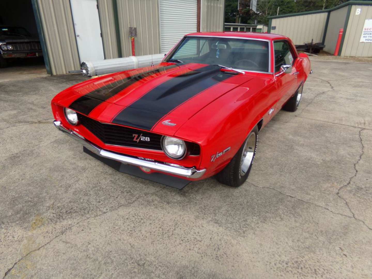 2nd Image of a 1969 CHEVROLET CAMARO