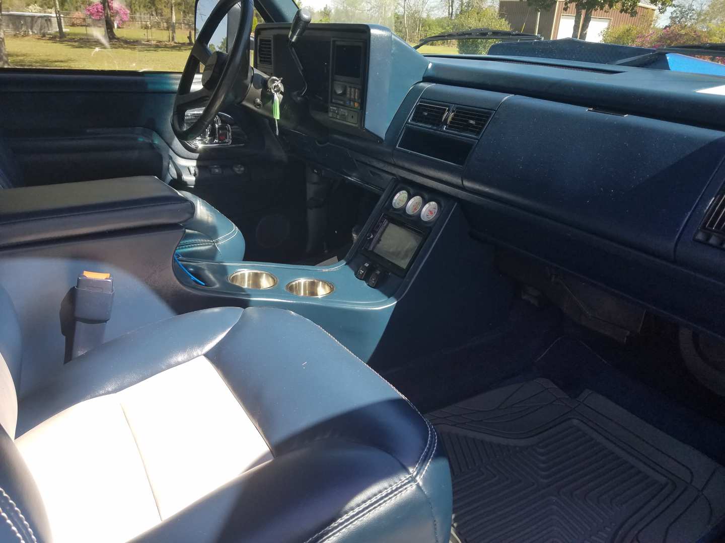 4th Image of a 1992 CHEVROLET BLAZER K1500