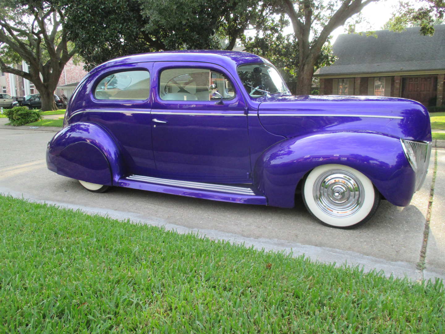 3rd Image of a 1940 FORD DELUXE