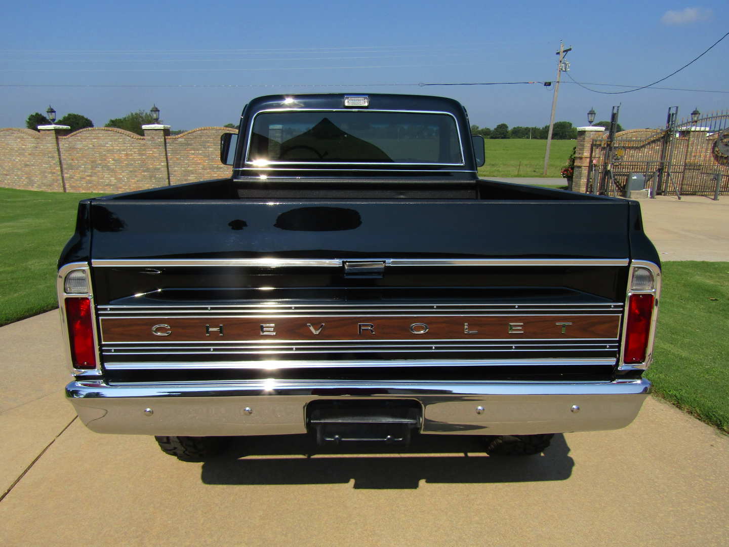 3rd Image of a 1972 CHEVROLET CHEYENNE SUPER