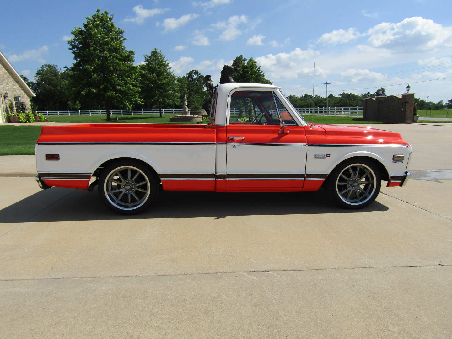 1st Image of a 1972 CHEVROLET C10