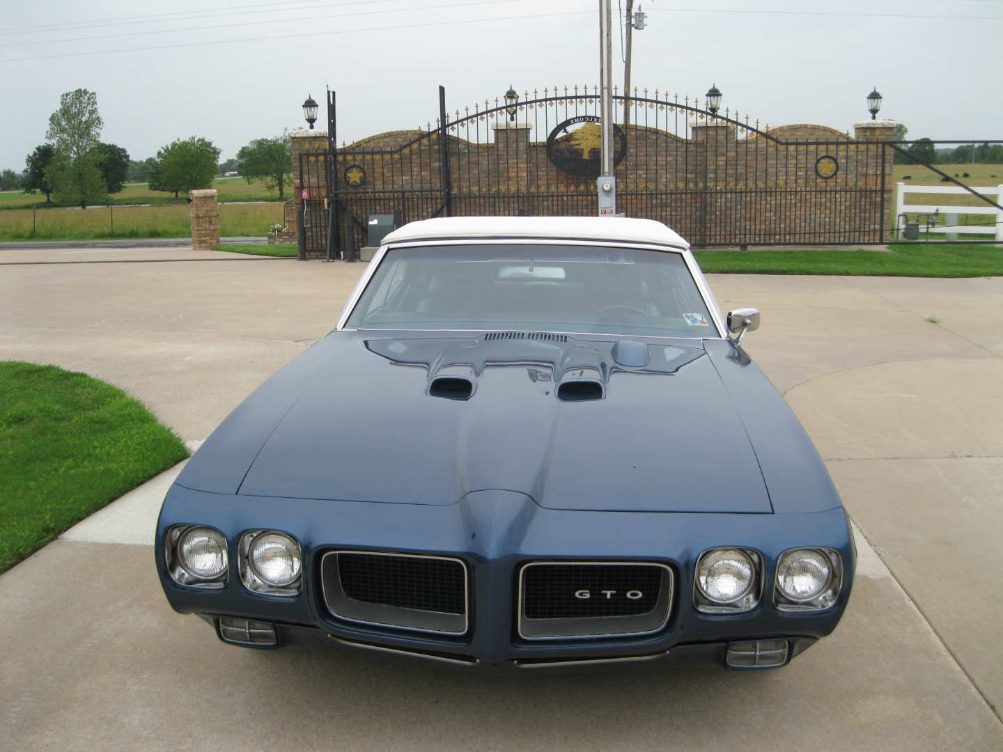 3rd Image of a 1970 PONTIAC GTO