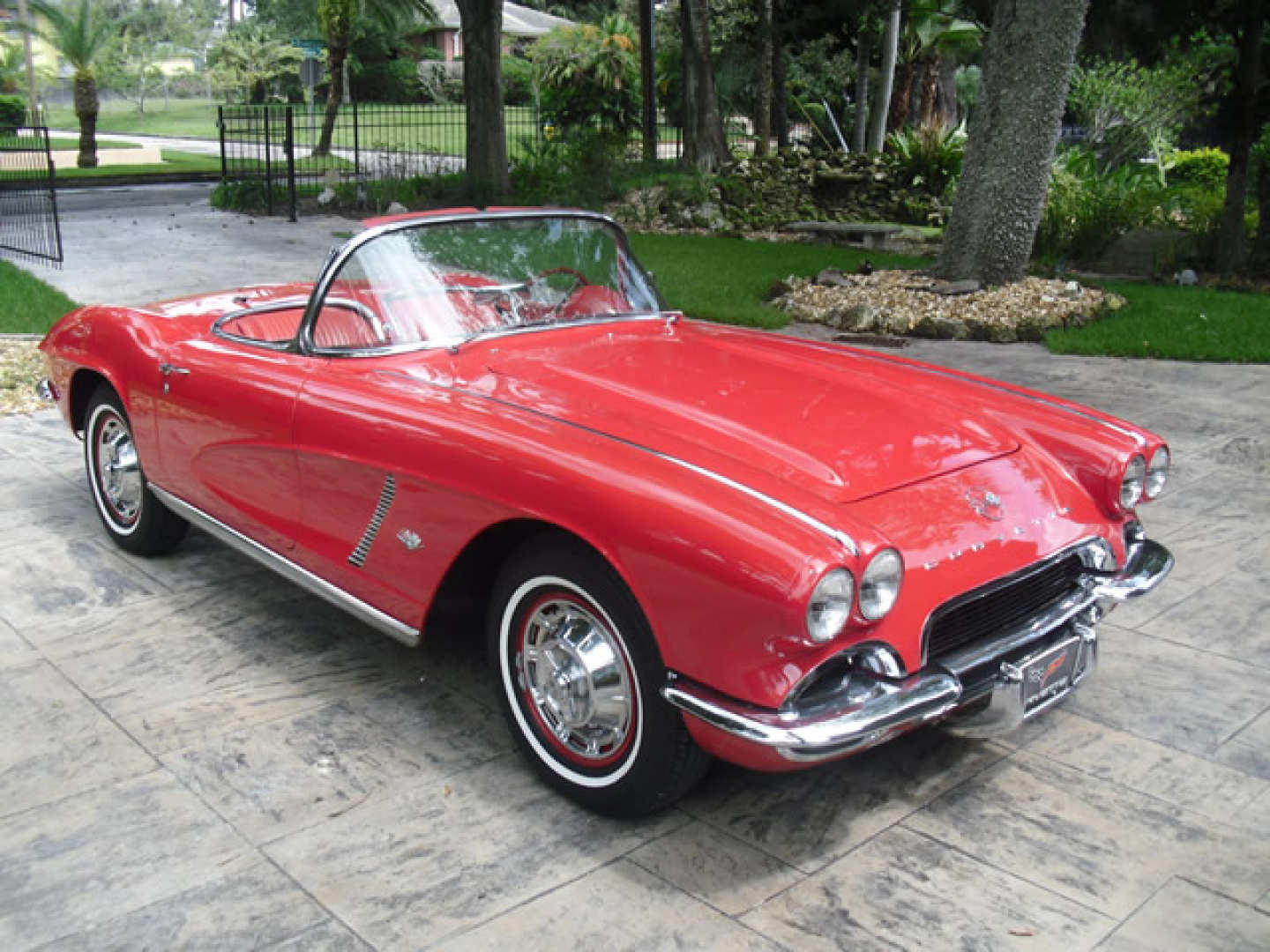 1st Image of a 1962 CHEVROLET CORVETTE