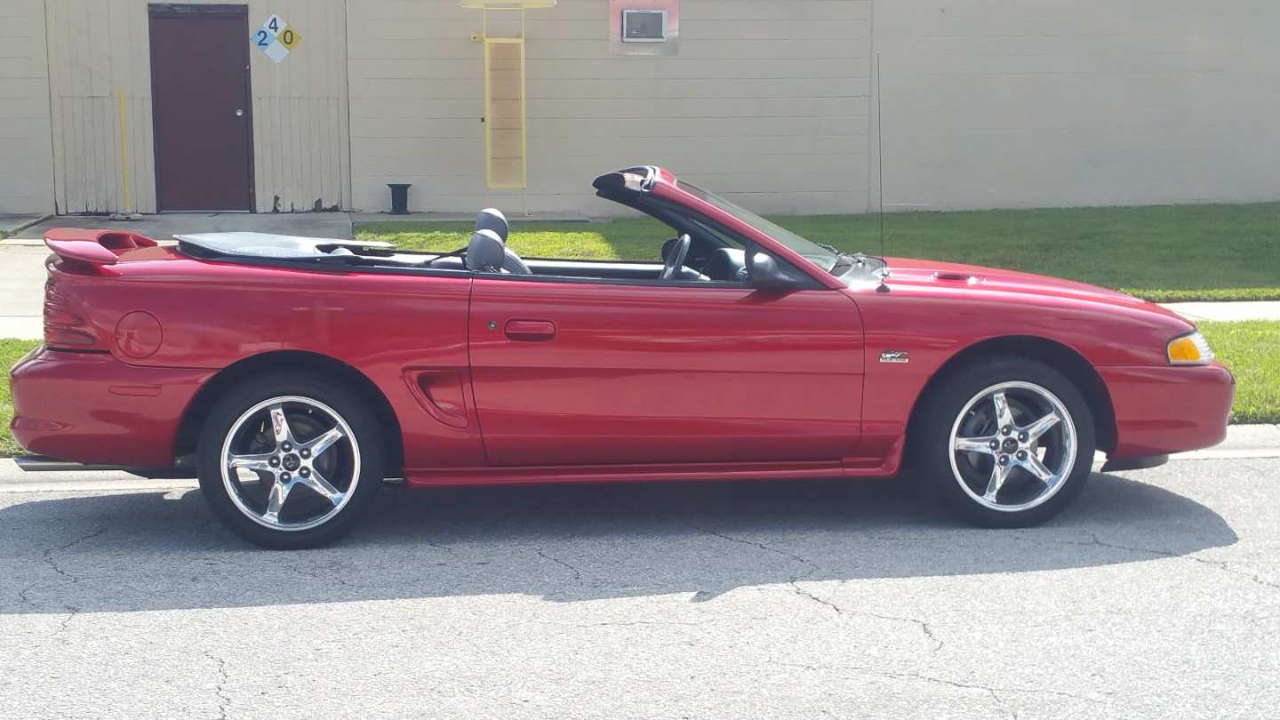 2nd Image of a 1995 FORD MUSTANG GT