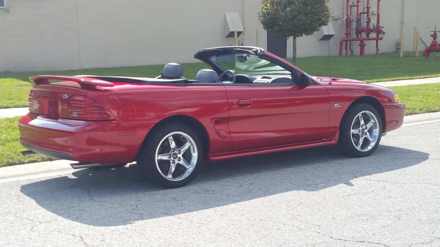 3rd Image of a 1995 FORD MUSTANG GT