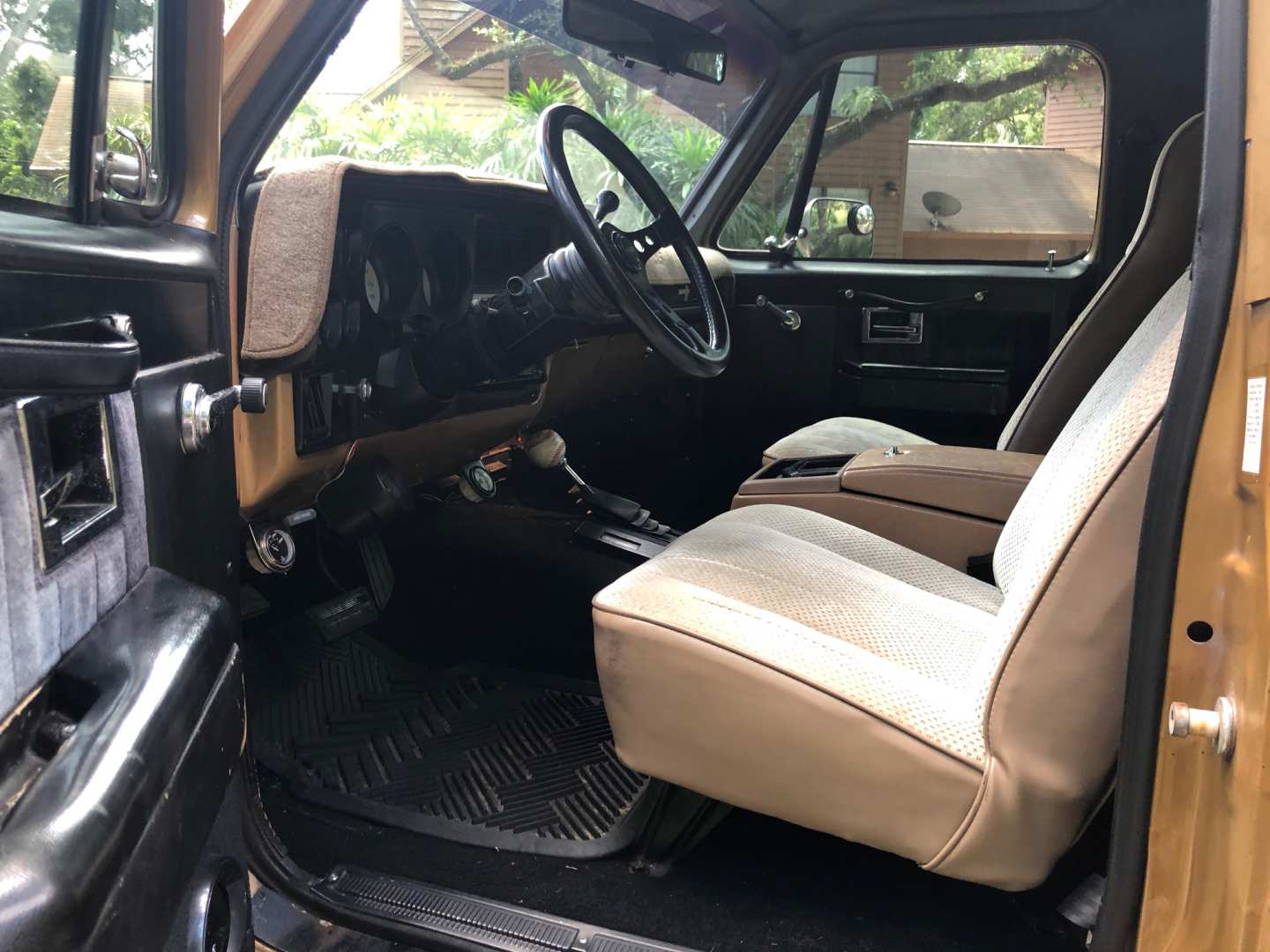 5th Image of a 1984 CHEVROLET BLAZER SILVERADO