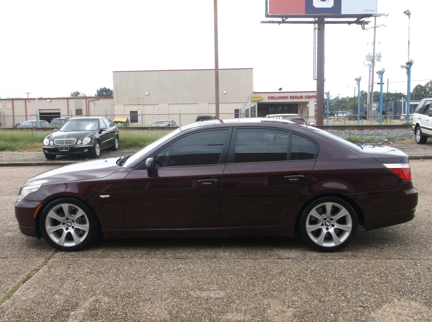 2nd Image of a 2010 BMW 535I