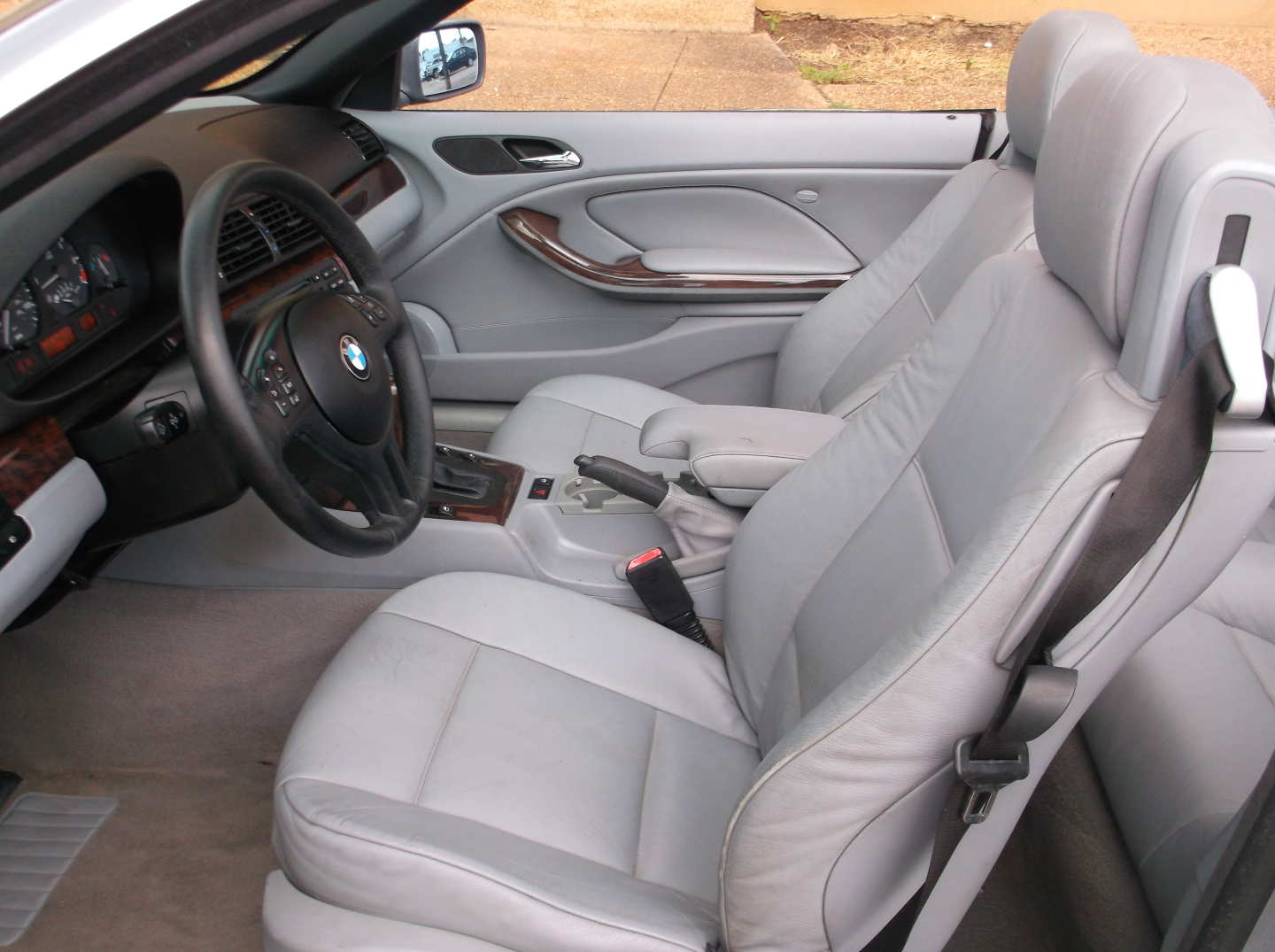 3rd Image of a 2006 BMW 3 SERIES 325CIC