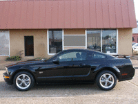 Image 3 of 4 of a 2005 FORD MUSTANG GT